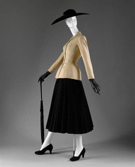 dior the new look 1947|christian dior 1947 collection designs.